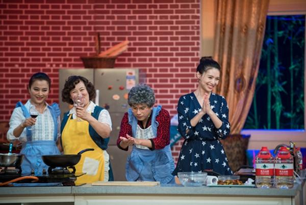 《幸福的味道》“容嬷嬷”和“玉兔精”拼厨艺