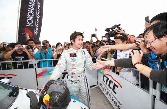 《乘风破浪》破十亿,一个不一样的韩寒