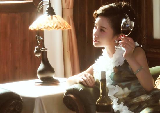 瑛子《最后的武林》杀青 变身京城第一交际花