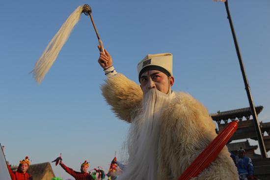 《大秧歌》收视夺冠 牛北壬扮乐大夫斗秧歌