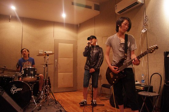 红乐队狠劲排练士气足 紧密备战张北音乐节