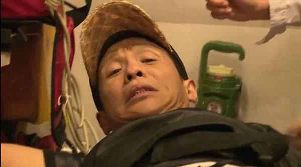 宋小宝出状况缺席《喜剧人》 被担架抬进救护