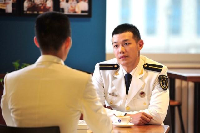 袁布《深海利剑》演绎青春人生 展现完美身材