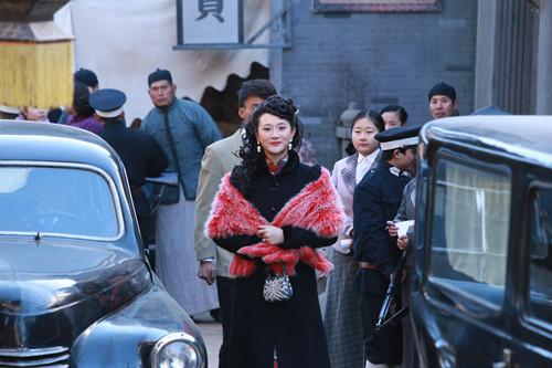 《 传奇大掌柜 》登央视 许多出演传奇女性李香