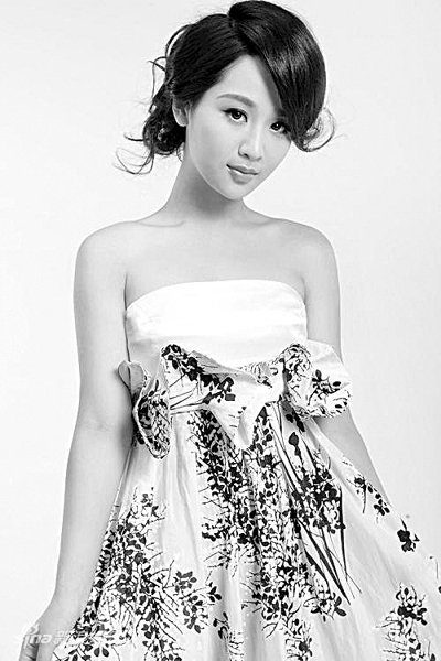 杨紫办<em>成人</em>礼 拍美妆大片告别童星身份(图)_娱