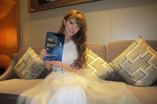 乐华娱乐华语金曲揽八大奖 阿兰获杰出华人歌手