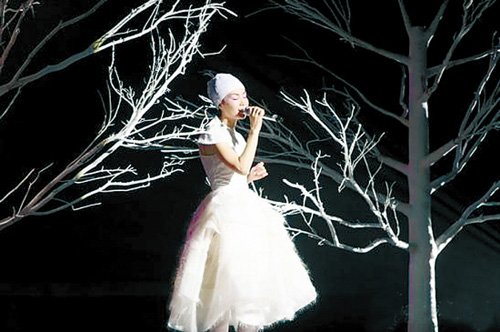 王菲演唱了《天使心》