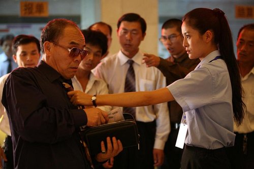 王媛可变身商业间谍 与贾一平订《远期的合约