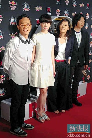 陶大伟突发不适急入院 陶暂停工作陪父亲