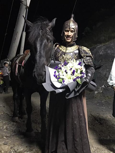 翟子陌《艳骨》顺利杀青 古装造型英气逼人