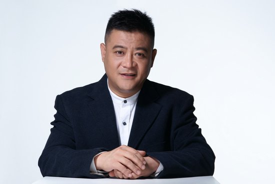 《火线英雄》武汉热拍 姜彤变身“知心老兵”