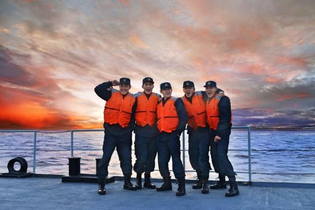 袁布《深海利剑》演绎青春人生 展现完美身材