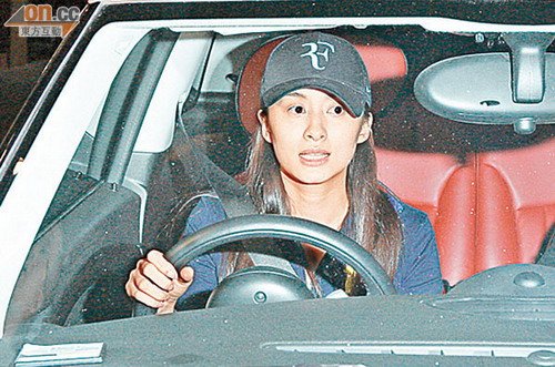 吕慧仪奋身工作性感示人 麦长青拍内地剧集(图