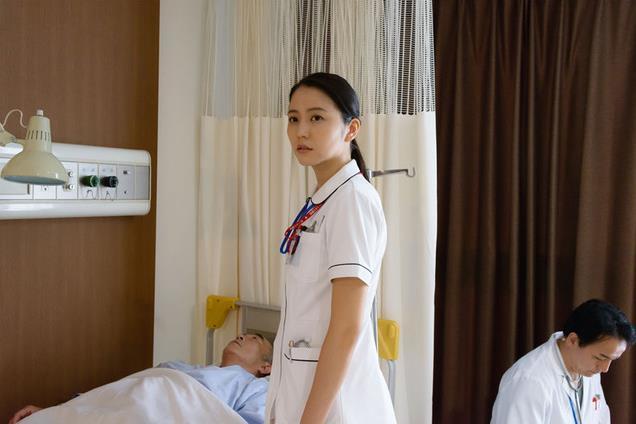 《请叫我英雄》长泽雅美清纯护士装公开