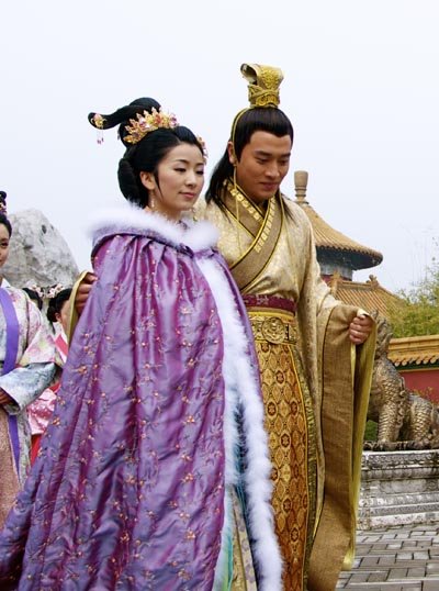 刘庭羽《后宫》变身杜拉拉 被爆床戏遭删减