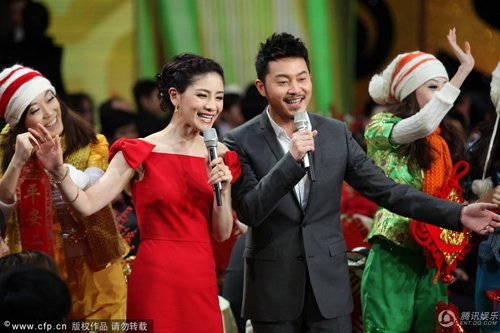 王菲等春晚山寨礼服可网购 跟风去年叫好不叫