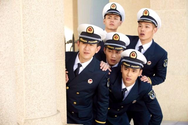 袁布《深海利剑》演绎青春人生 展现完美身材