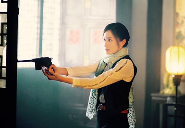 《半步之遥》开播 王者心化身军医遭绑架