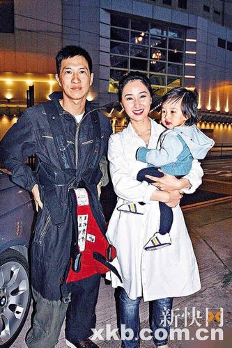 张家辉承认<em>老婆</em>二度流产 羡慕谢霆锋连生两儿