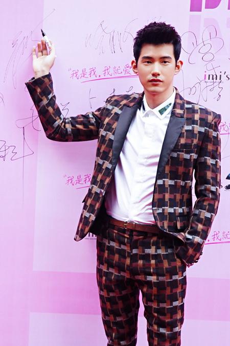 吴建飞助阵高校电影节 受大学生热捧