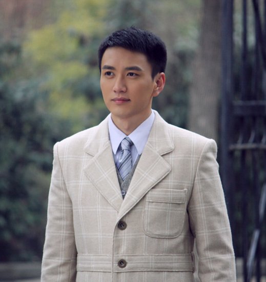 《母亲心》央视开播 王仁君帅气亮相夺人眼球