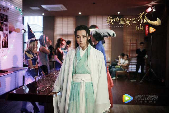 周星驰《美人鱼》执行团队新作 最美男狐成室友_娱乐_腾讯网