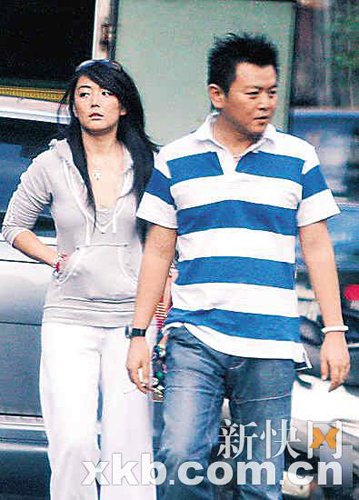 43岁庹宗康婚期已定 与女友KiKi低调交往3年多