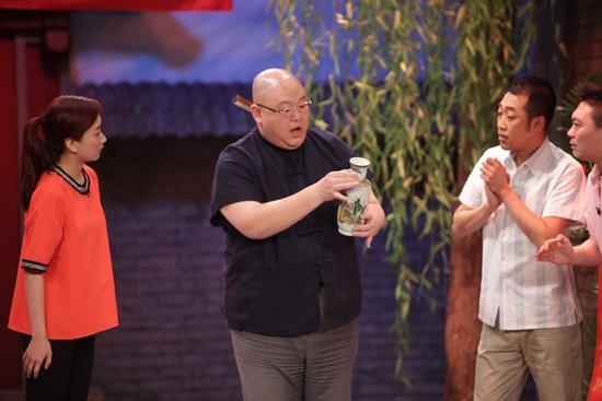 郭德纲老搭档《谢天谢地》开火 称王刚不懂文