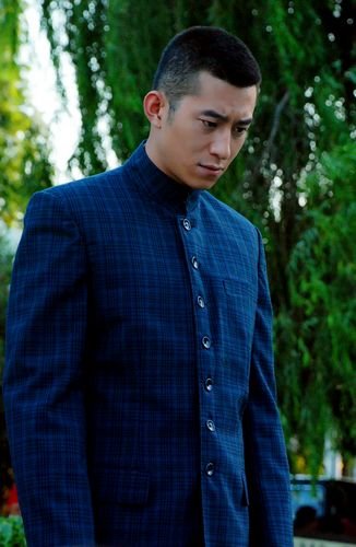 《枪械师》上海艰苦热拍 鲁诺化身乱世“海归”