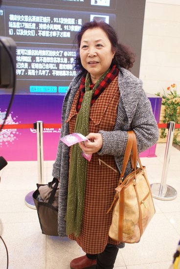 <em>快女</em>沈阳现<em>年龄</em>最大选手 口哨大妈最爱红歌_