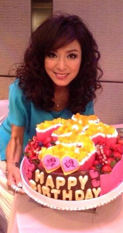 米雪迎60岁生日 逆生长美貌不输年轻女星_大粤网_腾讯网