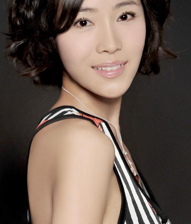 梁镜珂出演电影《你在哪》 挑战“母亲”角色