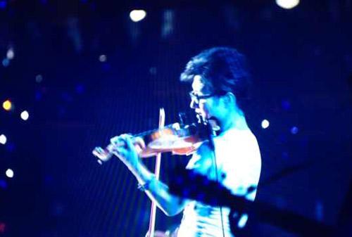 汪峰七夕夜向章子怡告白：我的选择是对的