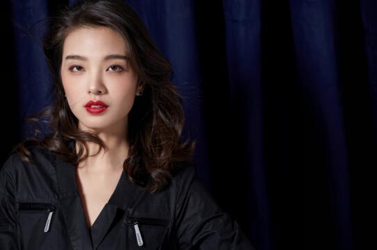 《浮出水面》张杨智子撞脸舒淇成颜值担当