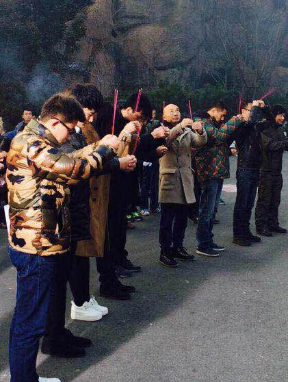 白敬亭新片出演暖男 零下3度湿身拍戏