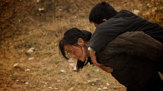 疯娘顾艳戏里疯魔戏外时尚