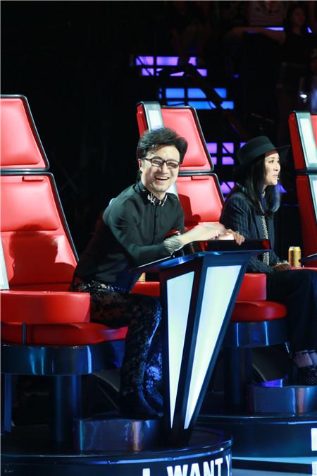 好声音台版姚晨引哄抢 原版姚晨点名汪峰