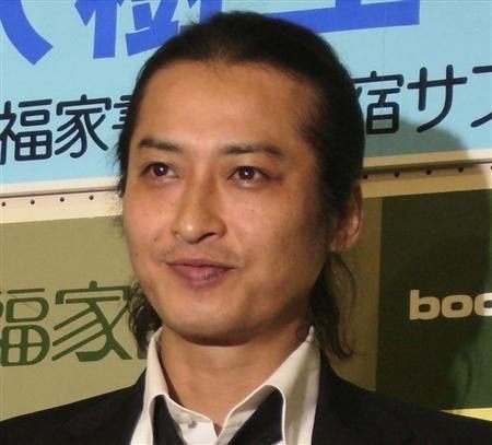 日星大泽树生被曝虐儿 用日本刀刺向儿子喉咙