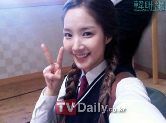 朴敏英《荣光的在仁》演护士 变身清纯女高中生