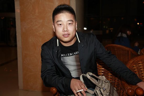 经纪人孟庆松:为模仿明星而盲目整容不可取