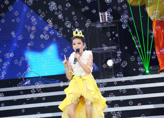 中国小童星陆雨婷再登工体嗨唱《第一天》