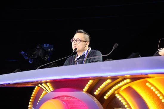 冯巩义子刘涛滔率大笑工坊打造《笑傲江湖》_