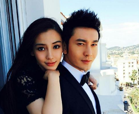 忙着造人？Baby探班黄晓明 公婆全程陪伴