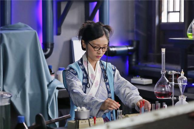 何花参演《西涯侠》 喜剧角色首挑战