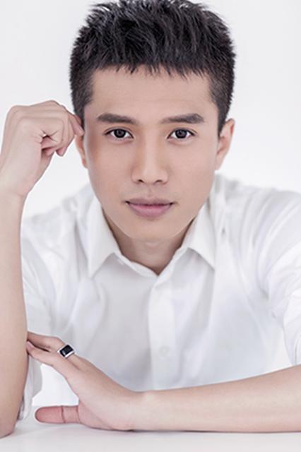 翟子陌《艳骨》顺利杀青 古装造型英气逼人