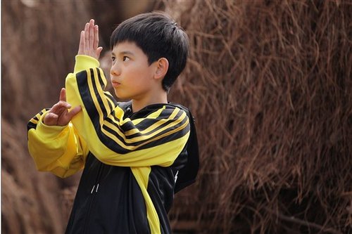《重返大福村》今日开播 童星胡先煦挑大梁