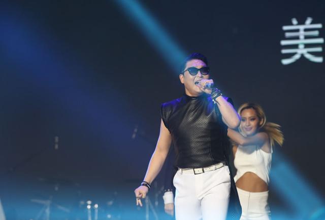 QQ音乐年度盛典：王力宏成最大赢家 鸟叔压轴