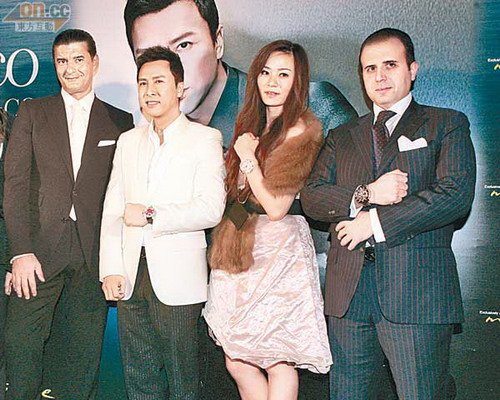 甄子丹心动试穿增高鞋 不介意被嘲笑身材矮小