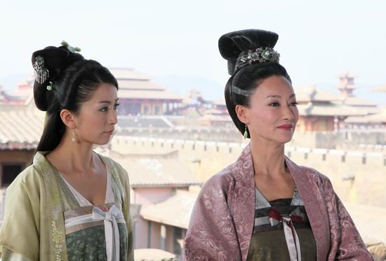 《<em>女人天下</em>》拍摄正酣 惠英红<em>刘庭羽</em>成莫逆之