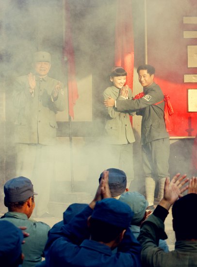 《战地狮吼》热播 何花首尝“军婚”滋味